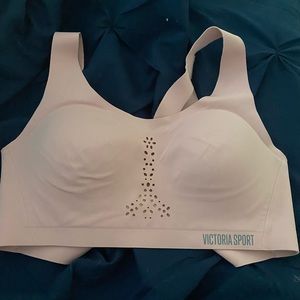 Victoria’s Secret sport sports bra 32C
